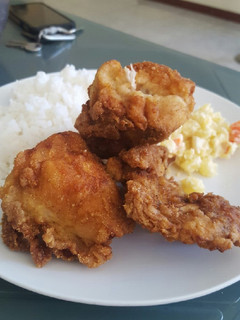 Una foto de Pollo a la canasta frito