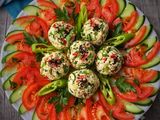 كرات جبن القريش بالخضار والزعتر 🍅🥒🫑🥗