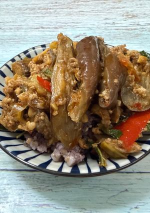 塔香茄子蓋飯 的食譜成品照片