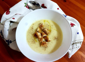 Foto di Vellutata di cavolfiore e patate con crostini