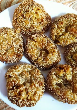 अनारसे (anarase recipe in marathi) रेसिपी चे मुख्य फोटो 