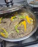 Hígados con cebolla y pimientos