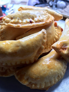 Una foto de Empanadas sin gluten de queso y cebolla 🤩