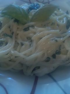 Spenótos-krémsajtos spagetti recept fotója