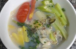 Canh chua nghêu sweet and sour clam soup