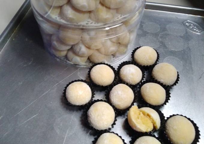 Resep Putri salju keju lembut oleh Chiaki Fina99 - Cookpad