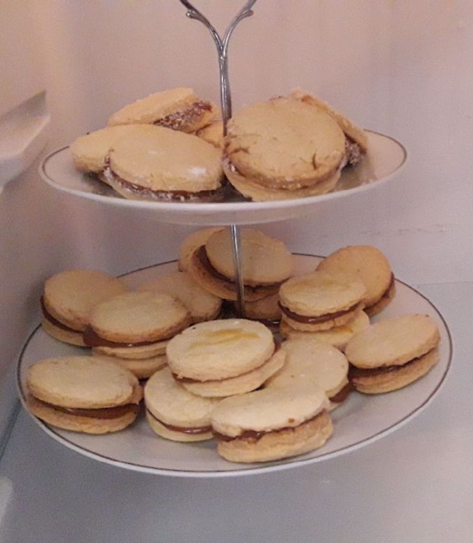 Una foto de Alfajores de maicena de doña petrona