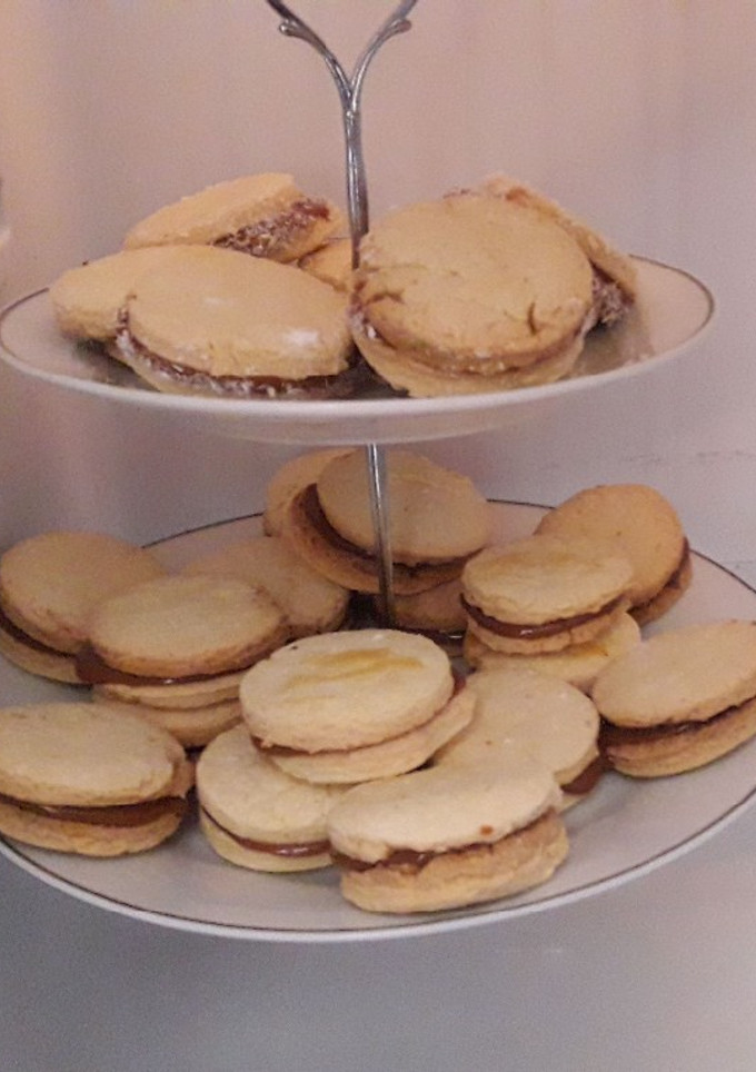 Una foto de Alfajores de maicena de doña petrona