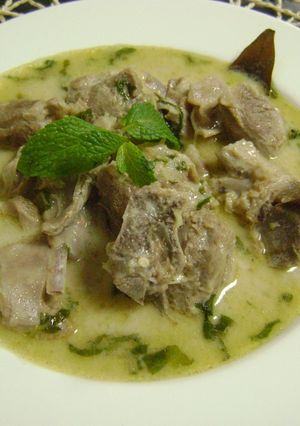 A picture of Kashmiri Mutton Yakhni.