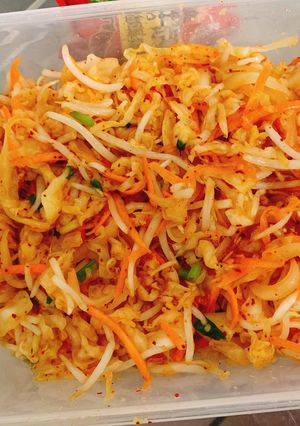 Hình của món Kim chi bắp cải & giá đỗ.