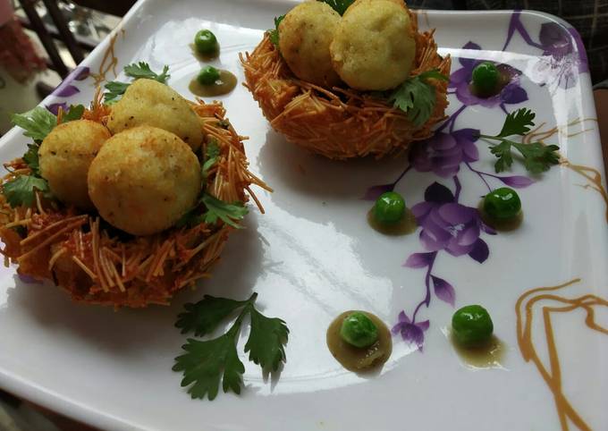 Aloo Paneer Bird Nest