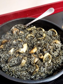 Una foto de Arroz Negro Express