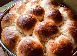 Reggeli zsemlék bögrésen recept fotója
