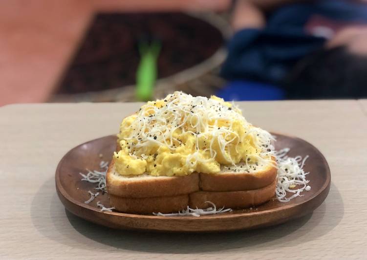 Resep French toast screamble egg yang Lezat