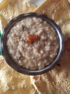 मूंग दाल की खिचड़ी (mung dal khichdi recipe in hindi) रेसिपी मुख्य फोटो