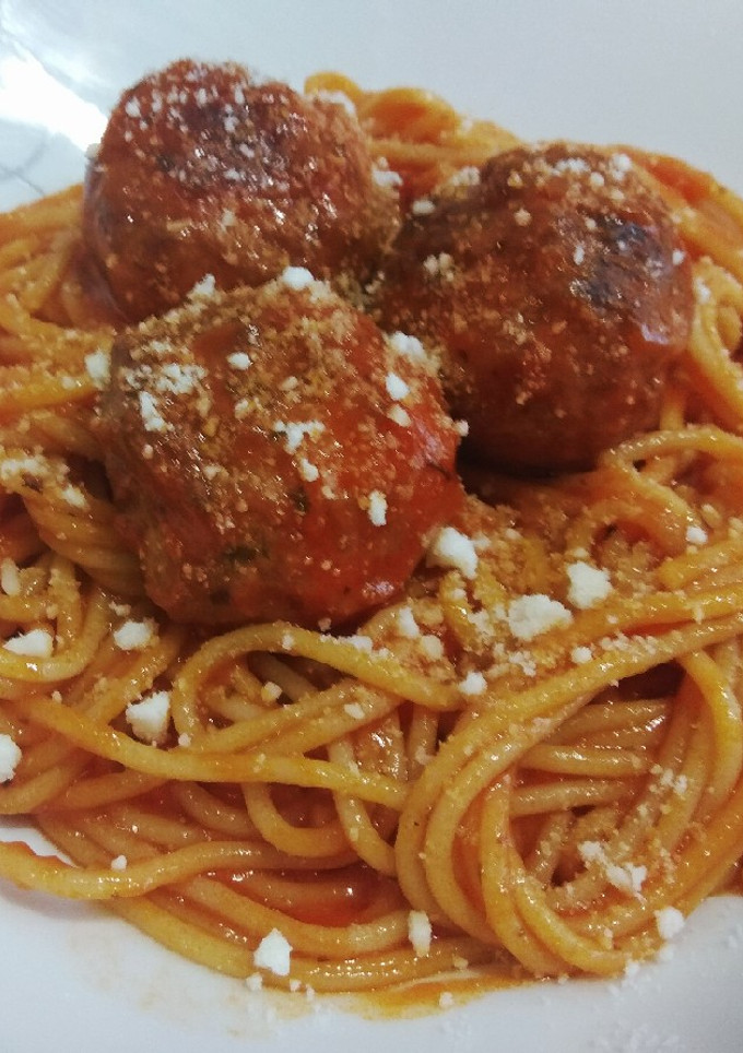 Una foto de Spaguetti con albóndigas express