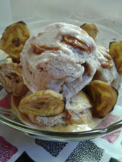 Una foto de Helado de banana con marmolado de dulce de leche