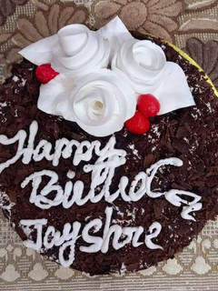 બ્લેક કરંટ કેક (Black Current Cake Recipe In Gujarati) રેસીપી મુખ્ય ફોટો