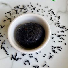 A picture of Kalojira Bhorta (Mashed Nigella seeds).