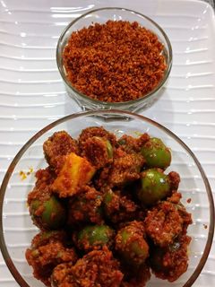 ગુંદા નું અથાણું (Gunda Athanu Recipe In Gujarati) રેસીપી મુખ્ય ફોટો