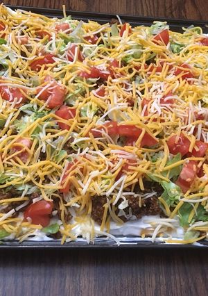 A picture of Taco pizza.