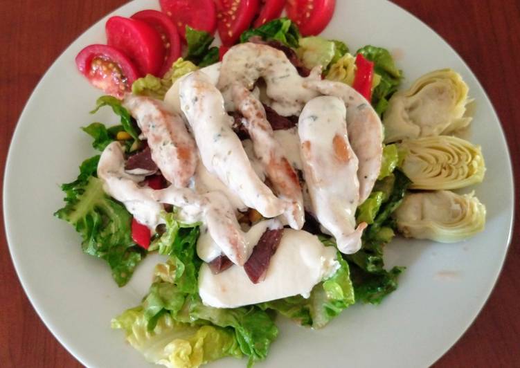 Ensalada de mollejas de pato y pollo con roquefort