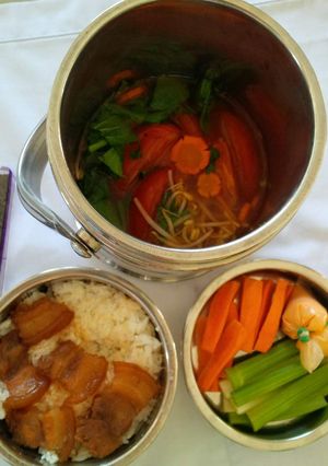 Hình của món Cà mèn cơm trưa đơn giản dễ làm.