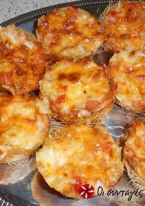 A picture of Kataifi nests with the taste of pizza.