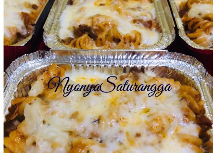 Fusili Bolognesse Saus Keju