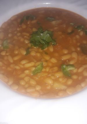صورة لوصفة لوبيا حارة تشهي في هذا البرد 👌👌
