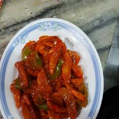 A picture of Sauce Shimla aloo.