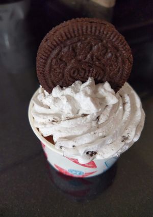 A picture of Oreo Cup cakes.
