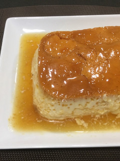 Una foto de Flan de huevo y naranja en olla lenta
