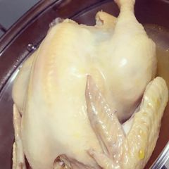 A picture of Steamed chicken.