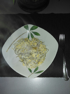 Una foto de Revuelto de gulas y gambas