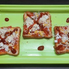Bread pizza A picture of Bread pizza.
