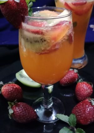 A picture of Fruit sangria.