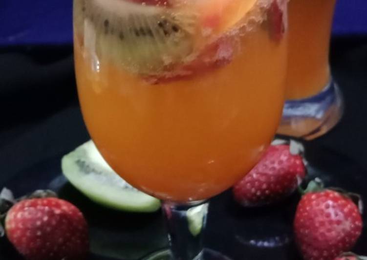 Simple Way to Make Speedy Fruit sangria