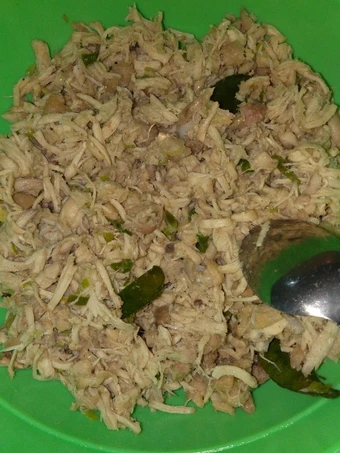 Langkah Gampang Membikin Resep Ayam suwir Lezat isian sosis solo, lemper, roti goreng, bakpao yang Lezat Anti Ribet, Lezat