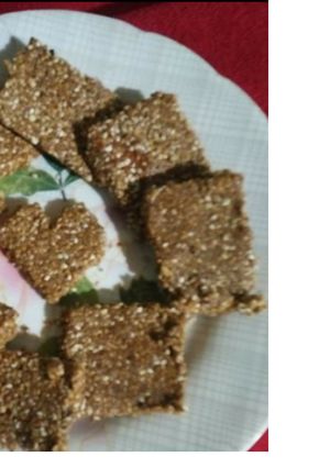 तिल गुङ का गजक रेसिपी मुख्य फोटो