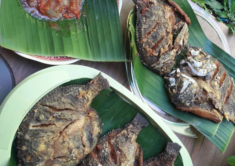 Ikan munjair goreng terbang