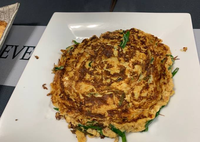 Chinese chives omelet