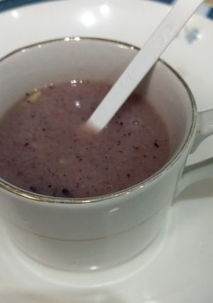 A picture of Banana and jaman slush 🍌🍌🫐.
