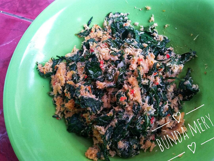 Bagaimana Membuat Urab Daun Singkong, Menggugah Selera