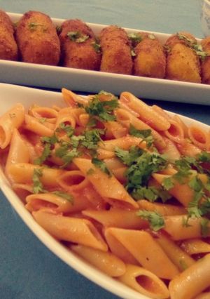 A picture of Red Sauce Pasta.