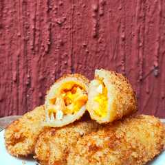 A picture of Risol Udang Mayo.