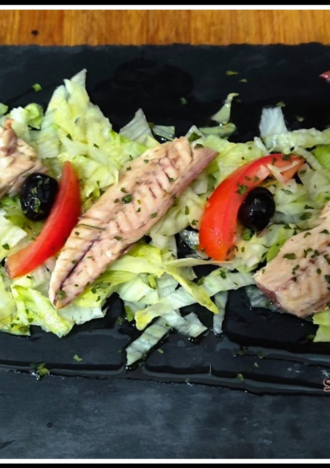 Una foto de Ensalada de caballa en conserva