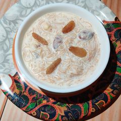A picture of Doodh ki Sewai or Milk Vermicelli.