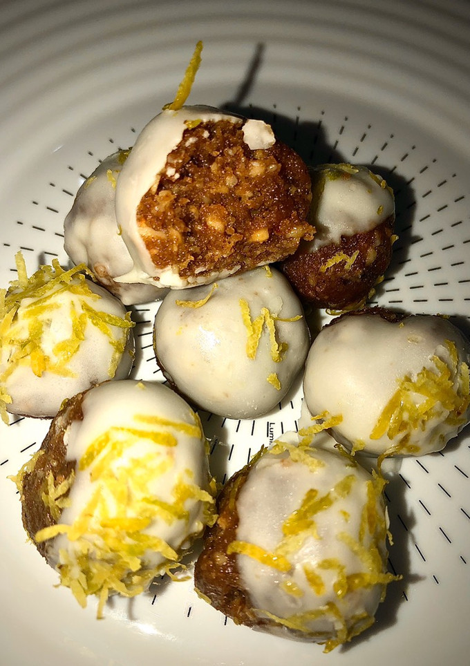 Una foto de Bocaditos de almendra y limón