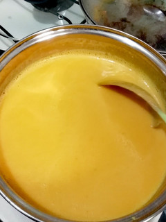 Una foto de Crema de zanahoria y calabaza con leche en polvo